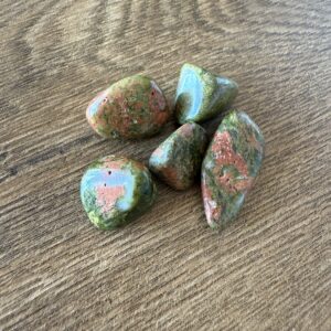 kristalas unakitas
