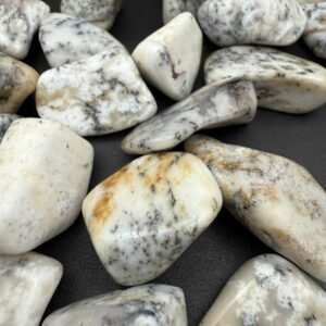 Baltas Opalas