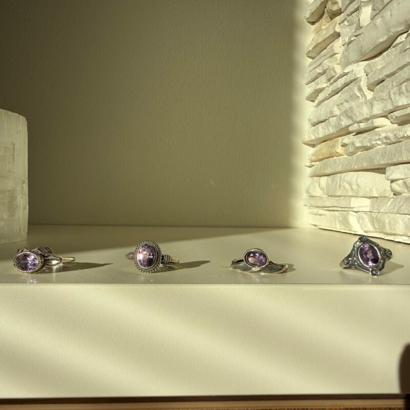 Sidabrinis rankų darbo žiedas su ametistu – 6 × 8 mm – nuotrauka 8 Sidabrinis rankų darbo žiedas su ametistu – 6 × 8 mm – papuošalo detalės