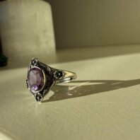 Sidabrinis rankų darbo žiedas su ametistu – 6 × 8 mm, vienetinis žiedas Nr. 5